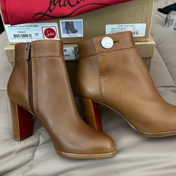 NIB CHRISTIAN LOBOUTIN JANIS HEELED BOOT - Picture 1 of 8